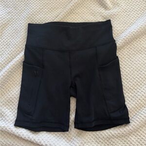 FINAL SALE $10 Athleta Black Biker Shorts with Pockets Small EUC